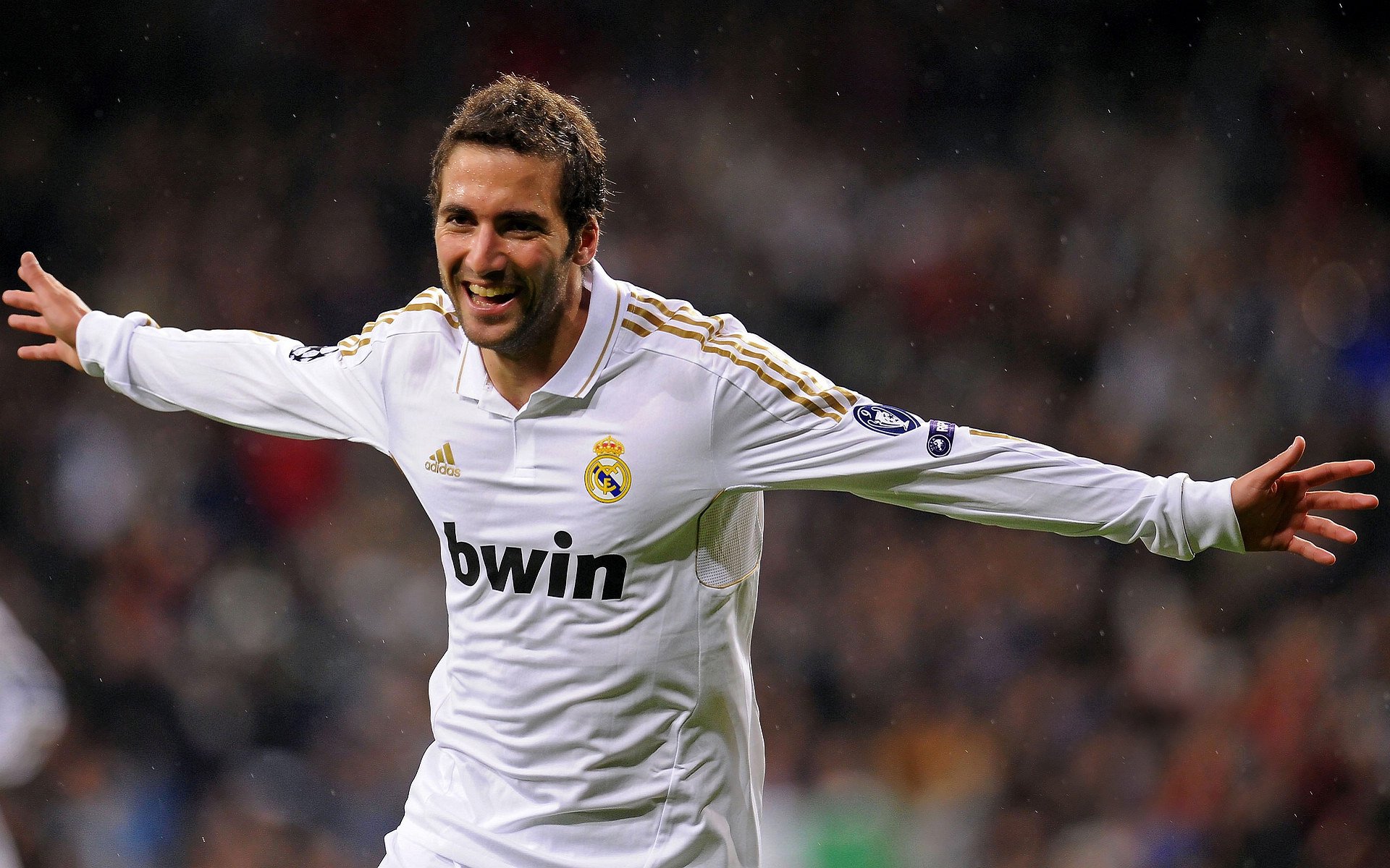 C罗继续保持高效率状态延续火热表现，c罗这一举动